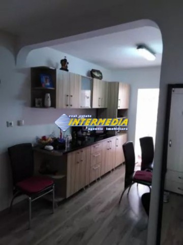 apartament-2-camere-decomandat-de-vanzare-1